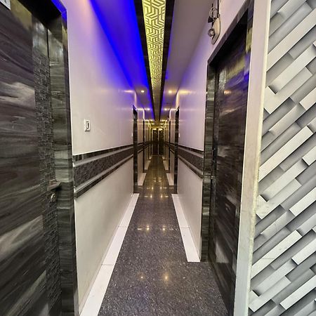 M E R I T O N Hotel T-2 Mumbai Luaran gambar
