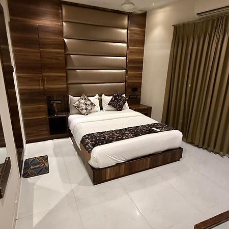 M E R I T O N Hotel T-2 Mumbai Luaran gambar
