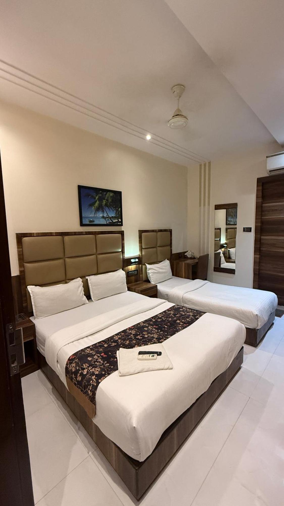 M E R I T O N Hotel T-2 Mumbai Luaran gambar